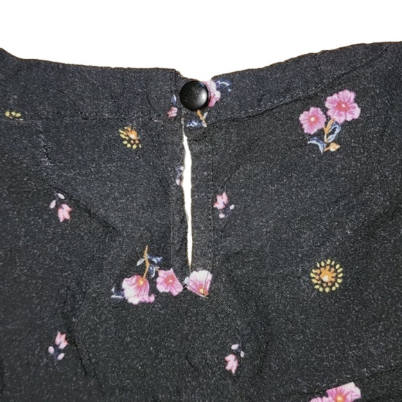 ART CLASS Black Flowy Floral Pattern Top - Picture 5 of 5